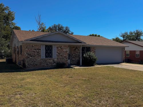 1413 Phillips St, Cleburne, TX, 76033-7652 | Card Image