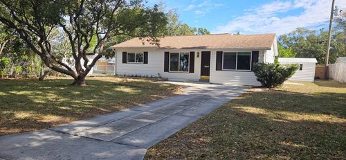 7523 Meadowlawn Dr N, ST PETERSBURG, FL, 33702-5027 | Card Image