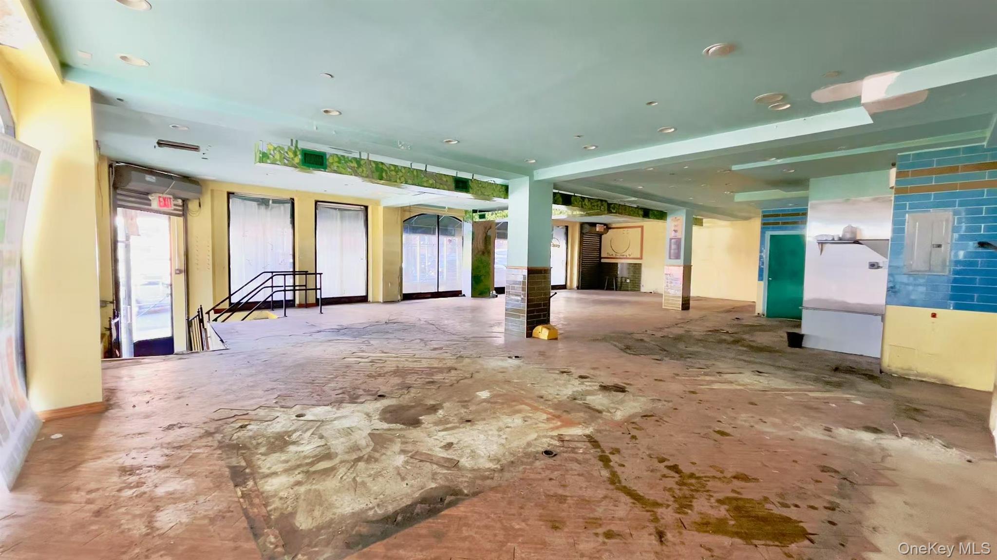 Commercial Sale in New York 5