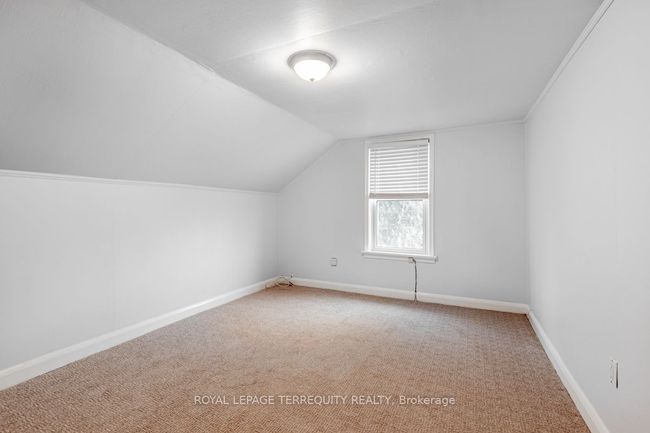 58 Main St N, House attached with 3 bedrooms, 1 bathrooms and 2 parking in Newmarket ON | Image 17