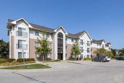 301 - 91 Aspen Springs Dr, Condo with 2 bedrooms, 1 bathrooms and 1 parking in Clarington ON | Image 1