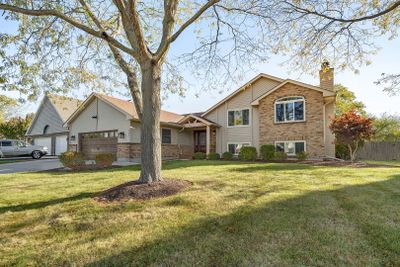 401 Roberts Road, House other with 4 bedrooms, 3 bathrooms and 2 parking in Winthrop Harbor IL | Image 2