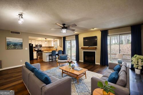 11 Doranne Ct Se, Smyrna, GA, 30080-8077 | Card Image