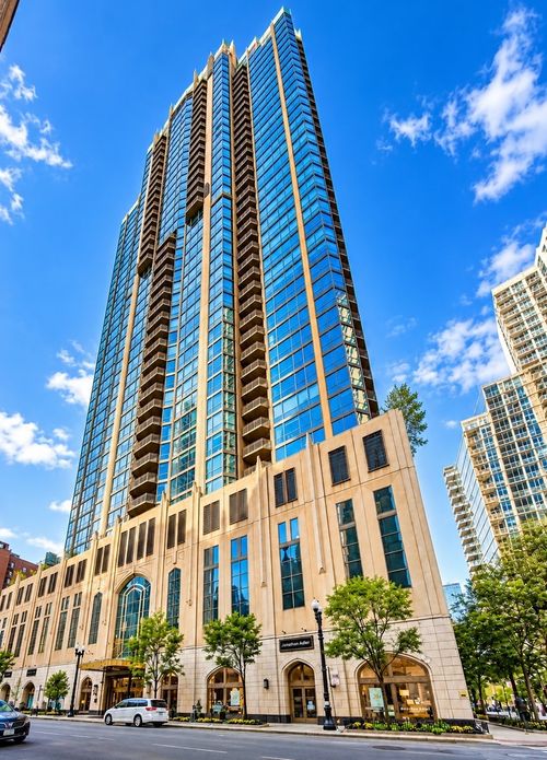 1802-21 Huron St, Chicago, IL, 60611-3860 | Card Image