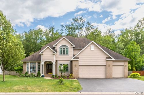 8411 Vermillion Cir, Lysander, NY, 13027-8924 | Card Image