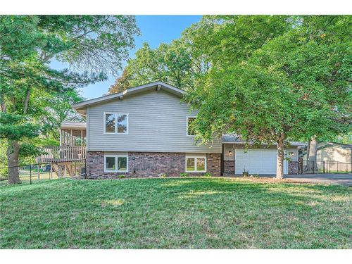 3979 Woodview Dr, Vadnais Heights, MN, 55127-4113 | Card Image