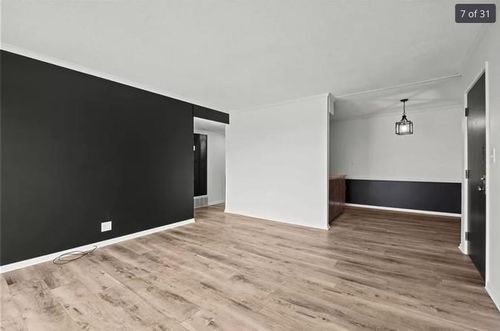 a-22-2807 Pembroke Ln, Saint Joseph, MO, 64506-1802 | Card Image