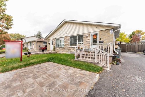 63 Newstead Cres, Brampton, ON, L6V2A8 | Card Image