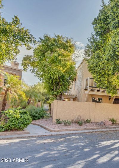 1 - 10414 N 10 Th Street, Townhouse with 2 bedrooms, 2 bathrooms and null parking in Phoenix AZ | Image 3