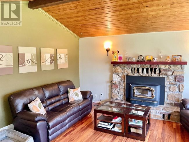 1715 Highway 33, House other with 3 bedrooms, 3 bathrooms and 1 parking in Rock Creek BC | Image 19