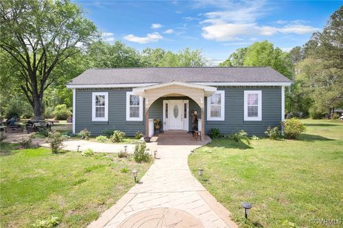 32390 S Main St, Boykins, VA, 23827-2725 | Card Image