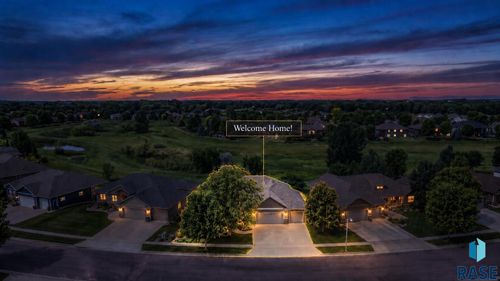 1817 S Copper Crest Cir, Sioux Falls, SD, 57110-6807 | Card Image