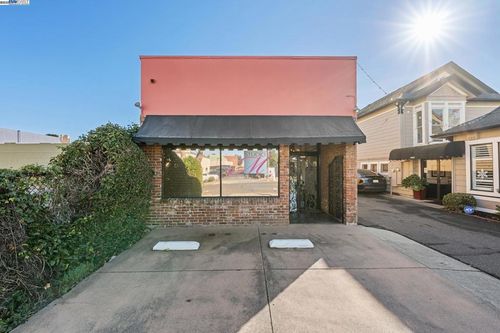 1422 Everett St, Alameda, CA, 94501-4632 | Card Image