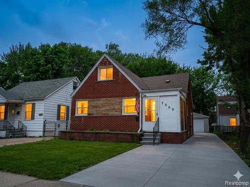 7569 Westminster Ave, Warren, MI, 48091-4889 | Card Image