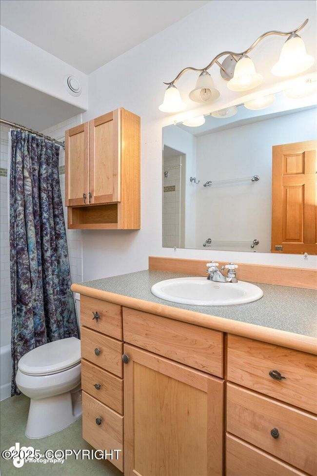 83 Bathroom 2 | Image 84