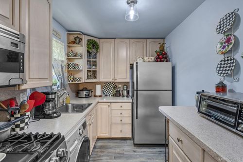 4710-4710 Wilshire Ln, Oakdale, NY, 11769-1450 | Card Image