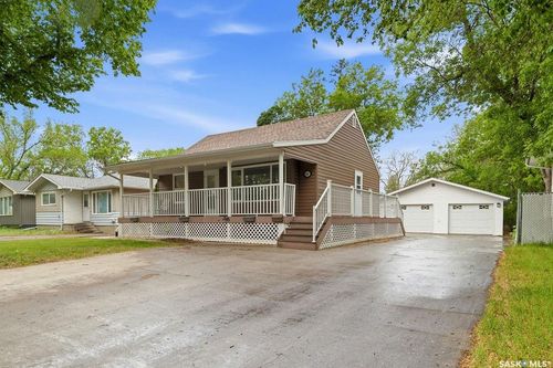 166 Halifax Street N, Regina, SK, S4R0R5 | Card Image