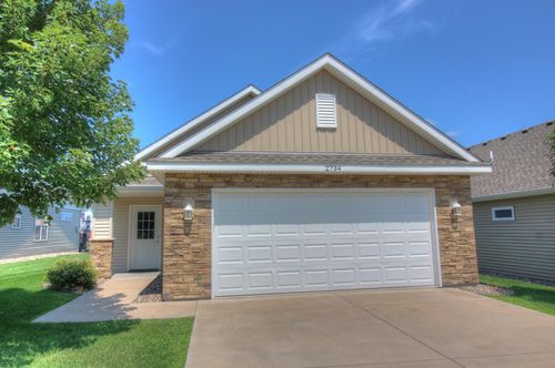 2734 Ridgeview Dr, Red Wing, MN, 55066-4235 | Card Image