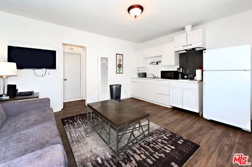 11-3743 Mclaughlin, Los Angeles, CA, 90066 | Card Image