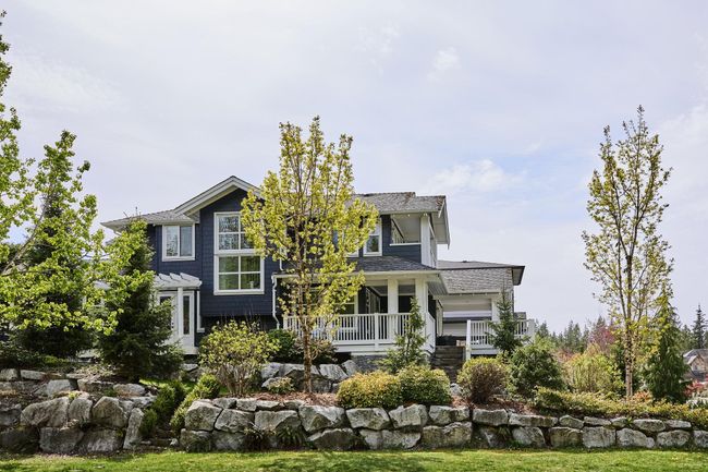 1001 Jay Crescent, House other with 6 bedrooms, 4 bathrooms and 2 parking in Squamish BC | Image 1