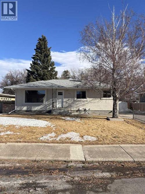 1131 28a St S, Lethbridge, AB, T1K2W6 | Card Image