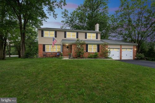15 Oakford Rd, WAYNE, PA, 19087-3823 | Card Image