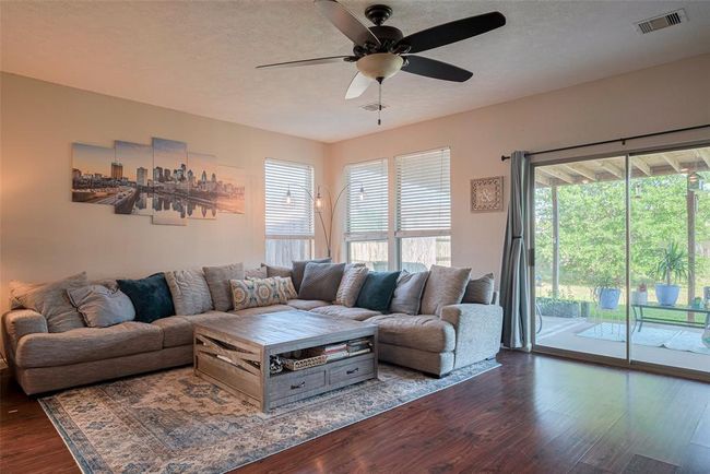 4323 N Vineyard Mdw Ln, House other with 3 bedrooms, 2 bathrooms and 2 parking in Katy TX | Image 9