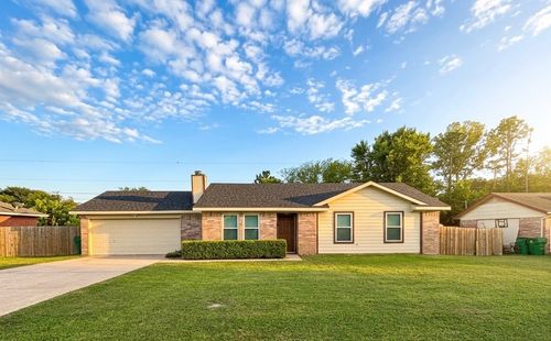 704 Plum St, Joshua, TX, 76058-5762 | Card Image