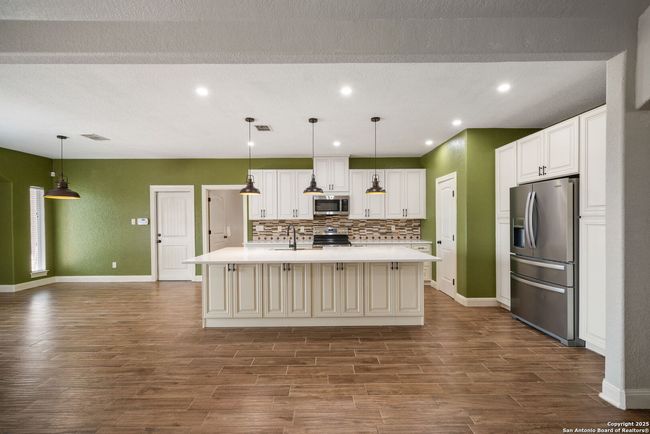 7006 Robin Hood Way, House other with 3 bedrooms, 3 bathrooms and null parking in Schertz TX | Image 10