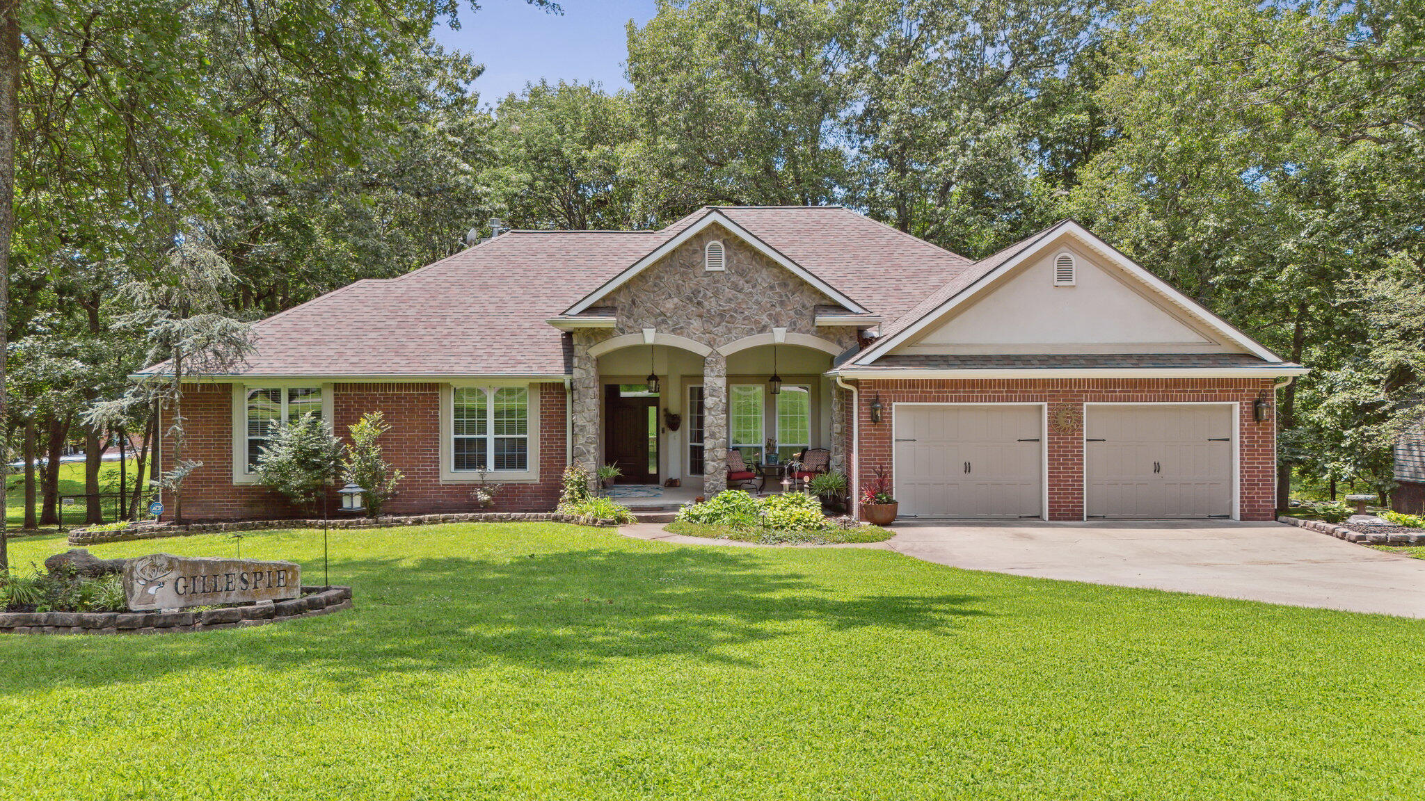 Callie Dr, Grove, OK 74344
