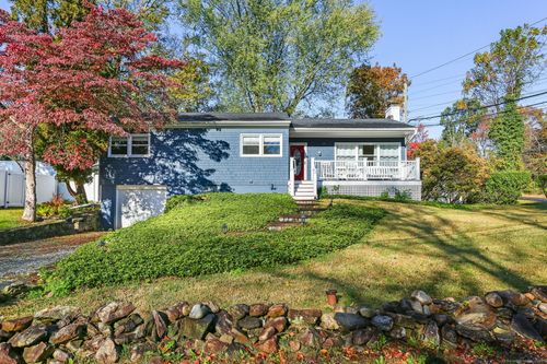 2 Drumlin Rd, Westport, CT, 06880-6125 | Card Image