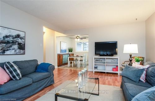 31-49 Cedarwoods Cres, Kitchener, ON, N2C2L1 | Card Image