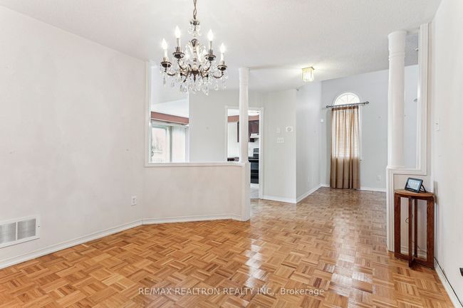 42 Queen Mary Dr, House other with 3 bedrooms, 3 bathrooms and 2 parking in Brampton ON | Image 24
