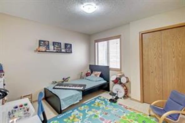 384 New Brighton Dr Se, House detached with 4 bedrooms, 3 bathrooms and 4 parking in Calgary AB | Image 18