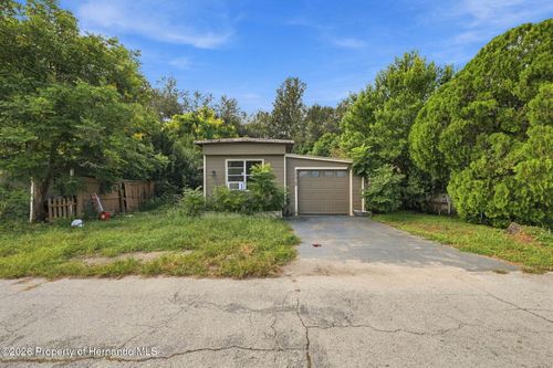 35012 Glosson Cir, Zephyrhills, FL, 33541-2333 | Card Image