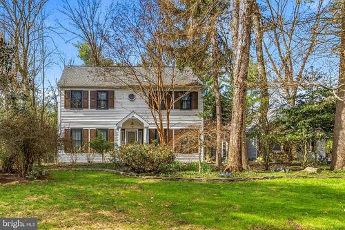 8 Locke Ct, Ewing, NJ, 08628-2645 | Card Image