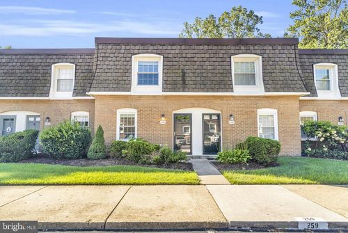 259-8105 Kingsway Ct, SPRINGFIELD, VA, 22152-1158 | Card Image