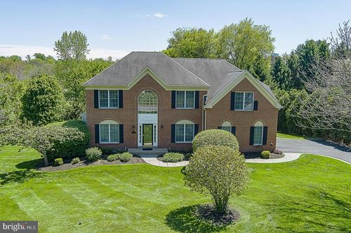402 Chrislena Ln, WEST CHESTER, PA, 19380-3885 | Card Image