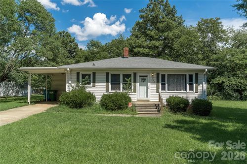 527 Washington Ln, Albemarle, NC, 28001-6125 | Card Image