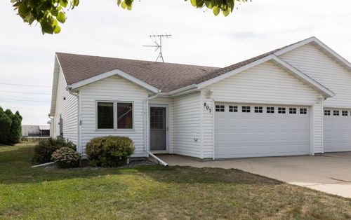 807 Morningside Dr, Casselton, ND, 58012-3706 | Card Image