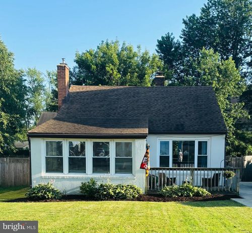 217 Lakeview Ave, EDGEWATER, MD, 21037-4818 | Card Image
