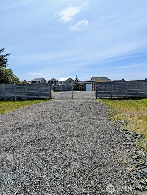 235 Marine View Dr Sw, Ocean Shores, WA, 98569-8917 | Card Image
