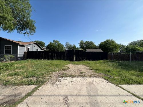 117 Ardmore St, San Antonio, TX, 78237-3223 | Card Image