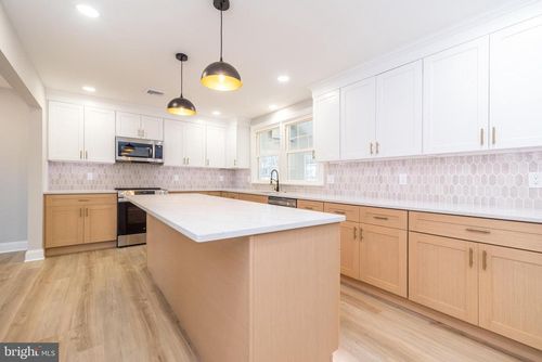 1433 Sandys Ln, NORTH WALES, PA, 19454-2209 | Card Image