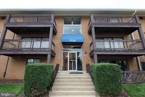 28101-7528 Savannah St, FALLS CHURCH, VA, 22043-3674 | Card Image