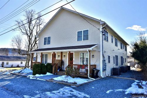 127 Pine St, Wurtsboro, NY, 12790-8235 | Card Image