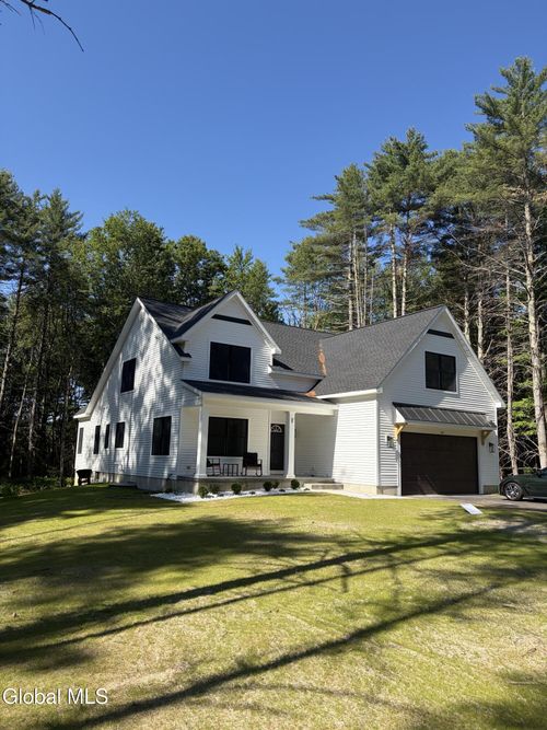 622 Acland Blvd, Ballston Spa, NY, 12020-3066 | Card Image