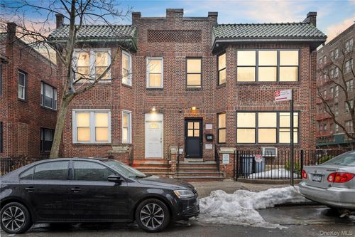 123 197th St, Bronx, NY, 10468-2201 | Card Image