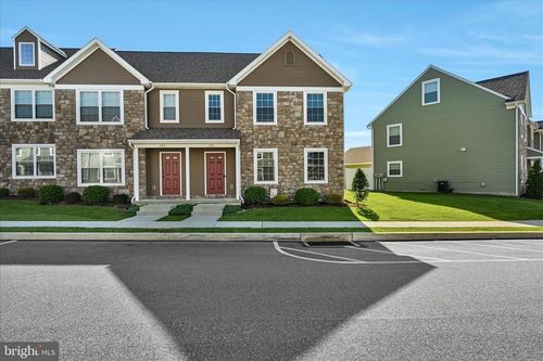 721 Farmwood Ln, LEBANON, PA, 17042-4886 | Card Image