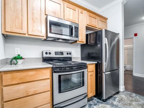 apt-260-7598 Monterey St, Gilroy, CA, 95020-5876 | Card Image